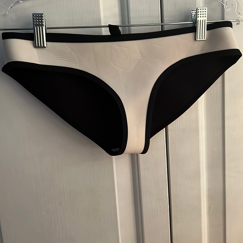 White and Black Triangl bottoms size XS